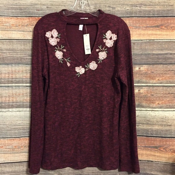 Francesca's Collections Tops - Francescas Ayla embroidered floral choker top